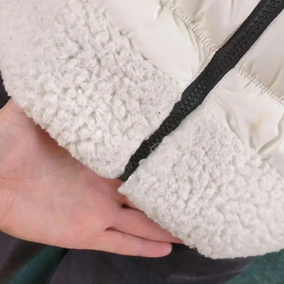 Calvin Klein Performance Sherpa Puffer Vest - Picture 12 of 17